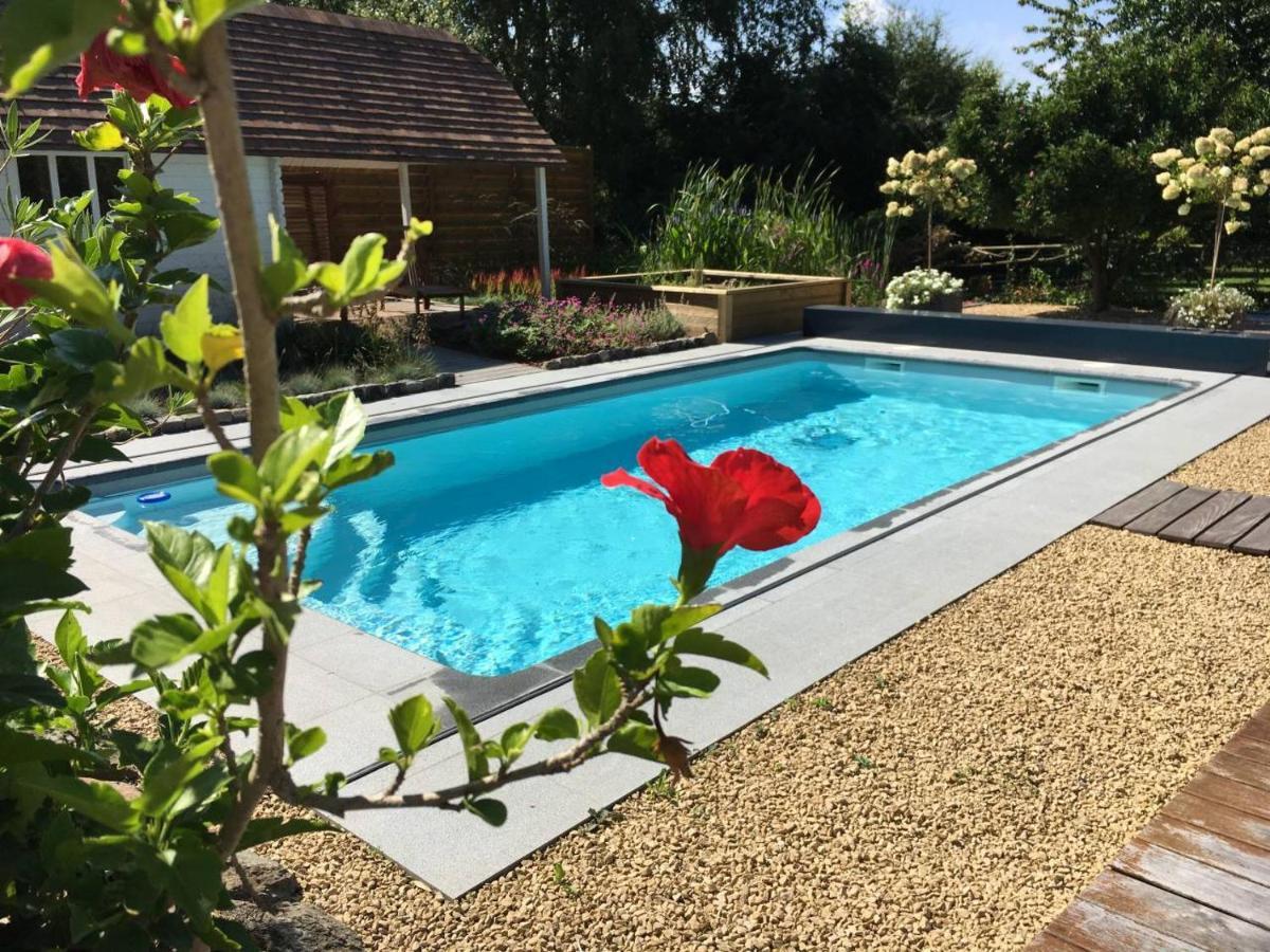La Chambre Du Chemin Vert : Spa Piscine Sauna Jodoigne Exteriör bild