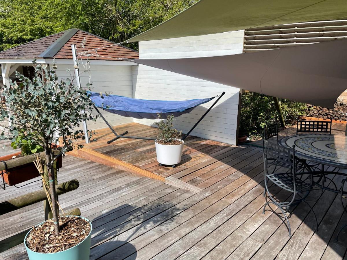 La Chambre Du Chemin Vert : Spa Piscine Sauna Jodoigne Exteriör bild